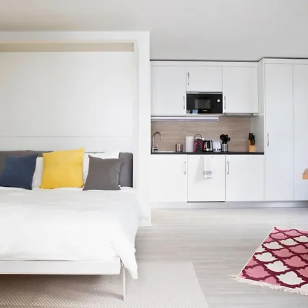 Modern Smart With Prime Center Location - Al9