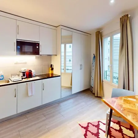 Modern Smart With Prime Center Location - Al9 Lausanne